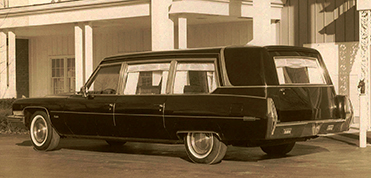 1973 Superior Sovereign Chateau Hearse LR 2
